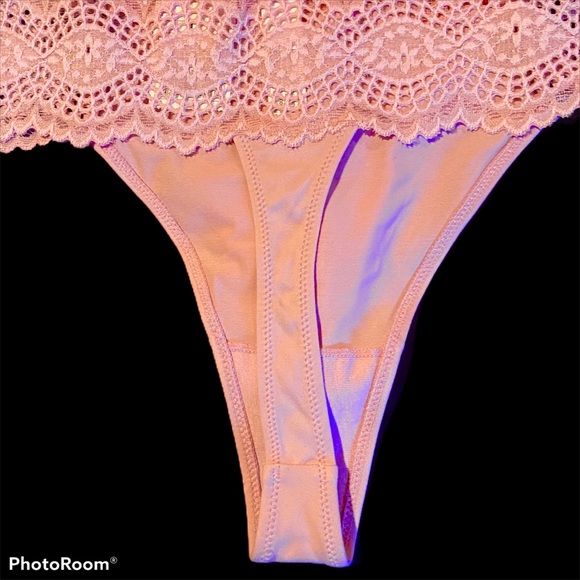 (3)**REDUCED** Soft Silky Thongs - Picture 5 of 6